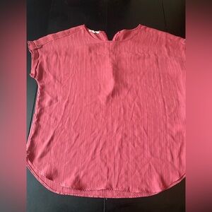 Woman’s short sleeve